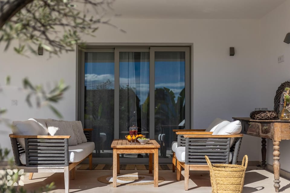 Patio, Day, View (from property/room), Balcony/Terrace, Living room, Seating area, Dining area
