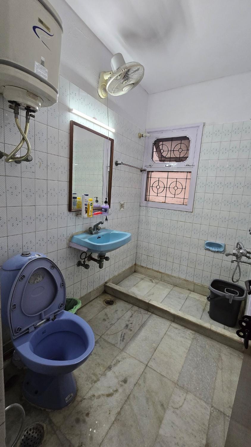Urban Haven Private Suite Floor CR Park GK2 Apartment in New Delhi