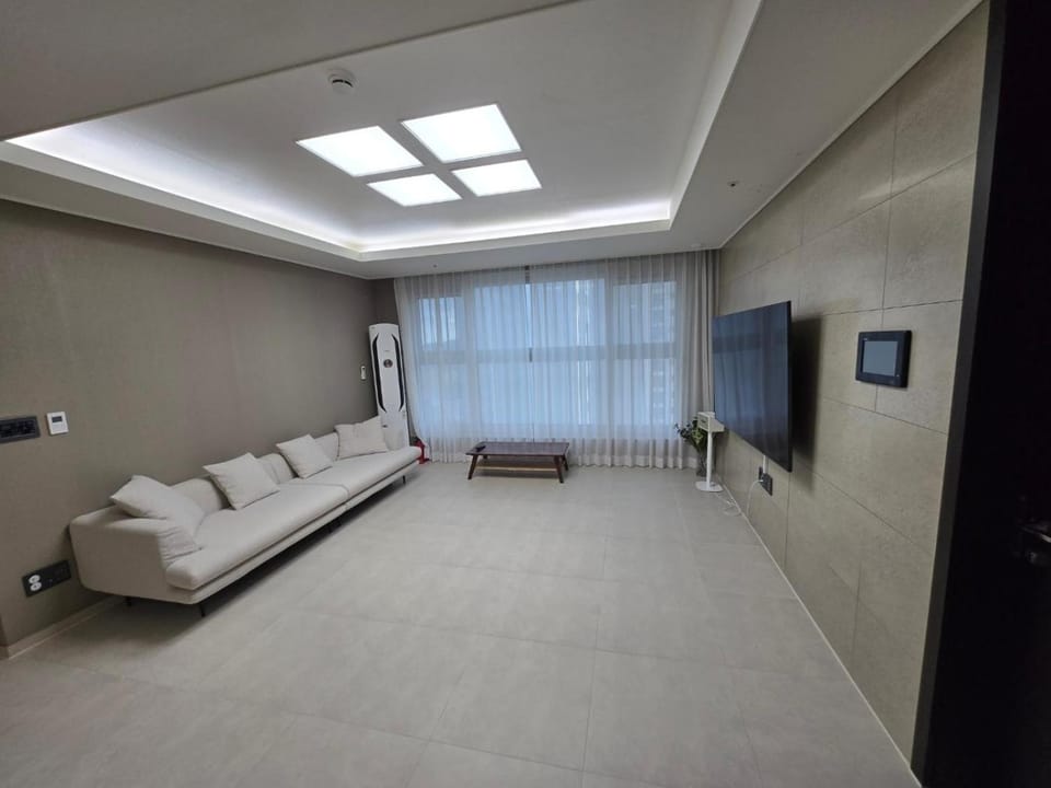 울산 강동 kcc 쉼표 레지던스 Apartment in South Korea