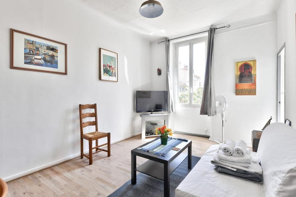 Stunning 1BR Flat near Vieux Port Apartment in Marseille