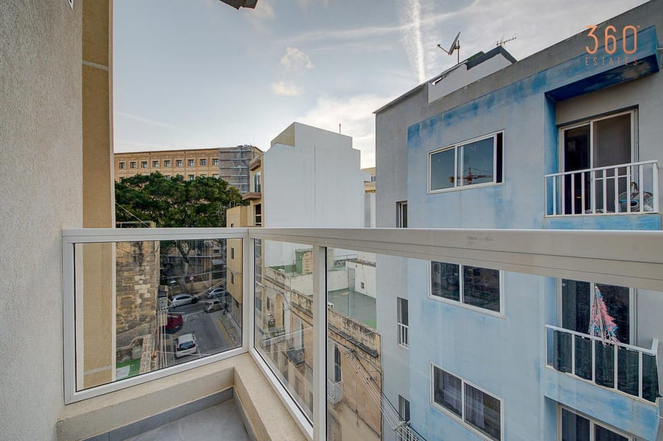 Property building, Day, View (from property/room), Balcony/Terrace, City view