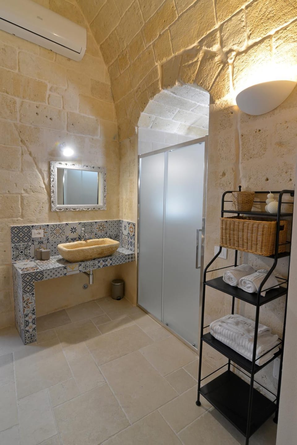 Shower, Bathroom, towels