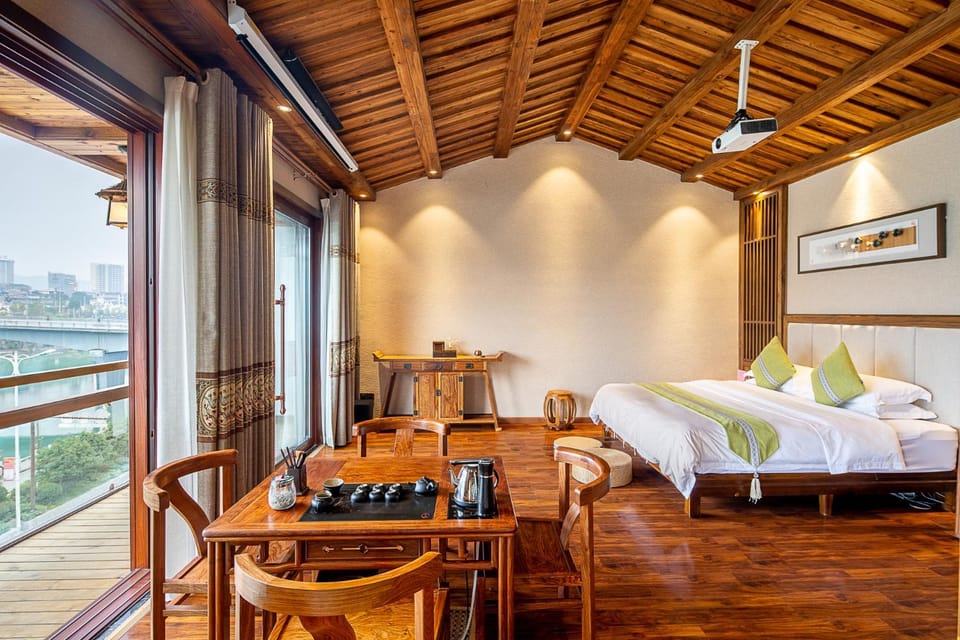 Bed, View (from property/room), Balcony/Terrace, Living room, Photo of the whole room, Seating area, Bedroom