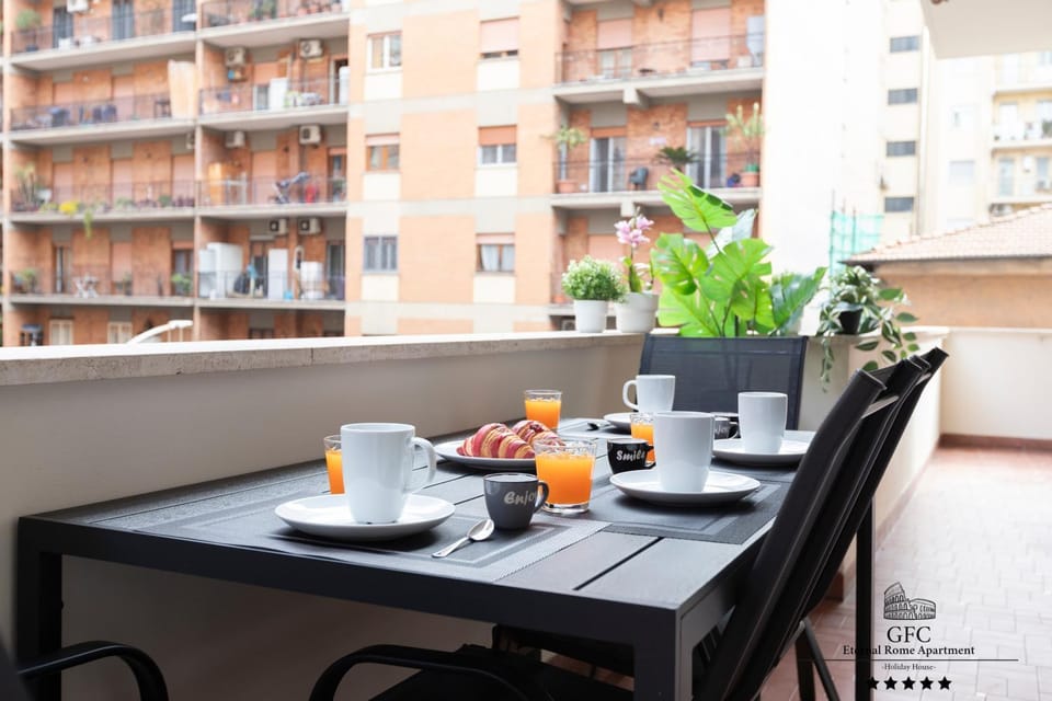 Day, View (from property/room), Balcony/Terrace, Dining area, Breakfast