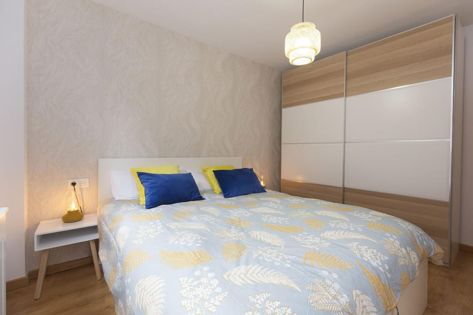 Bed, Bedroom