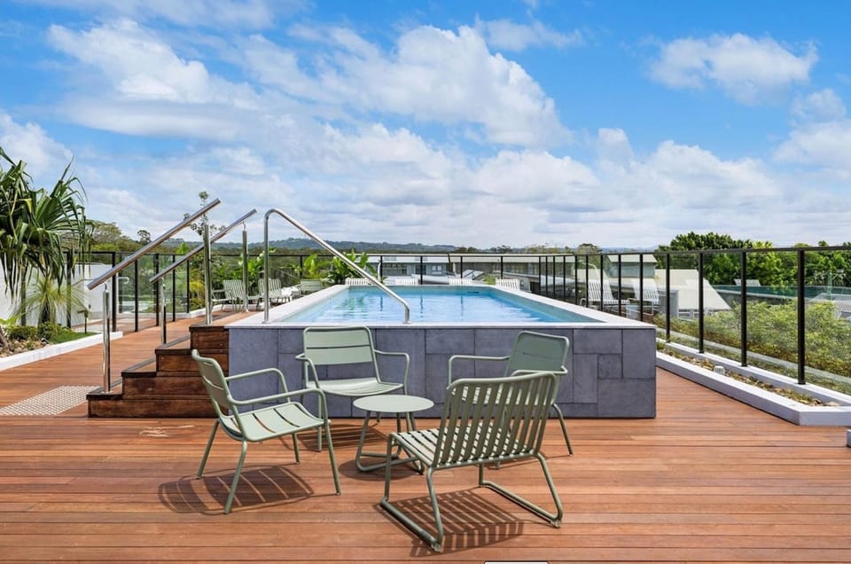 Day, Natural landscape, View (from property/room), Balcony/Terrace, Pool view, Swimming pool, sunbed