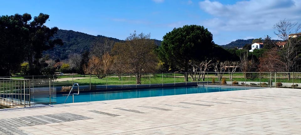 Spacious apartment with pool Apartment in Saint-Raphael