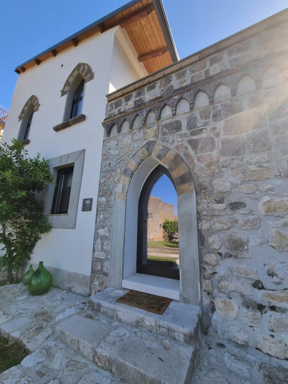Property building, Day