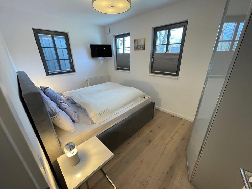 Property building, Living room, Bedroom