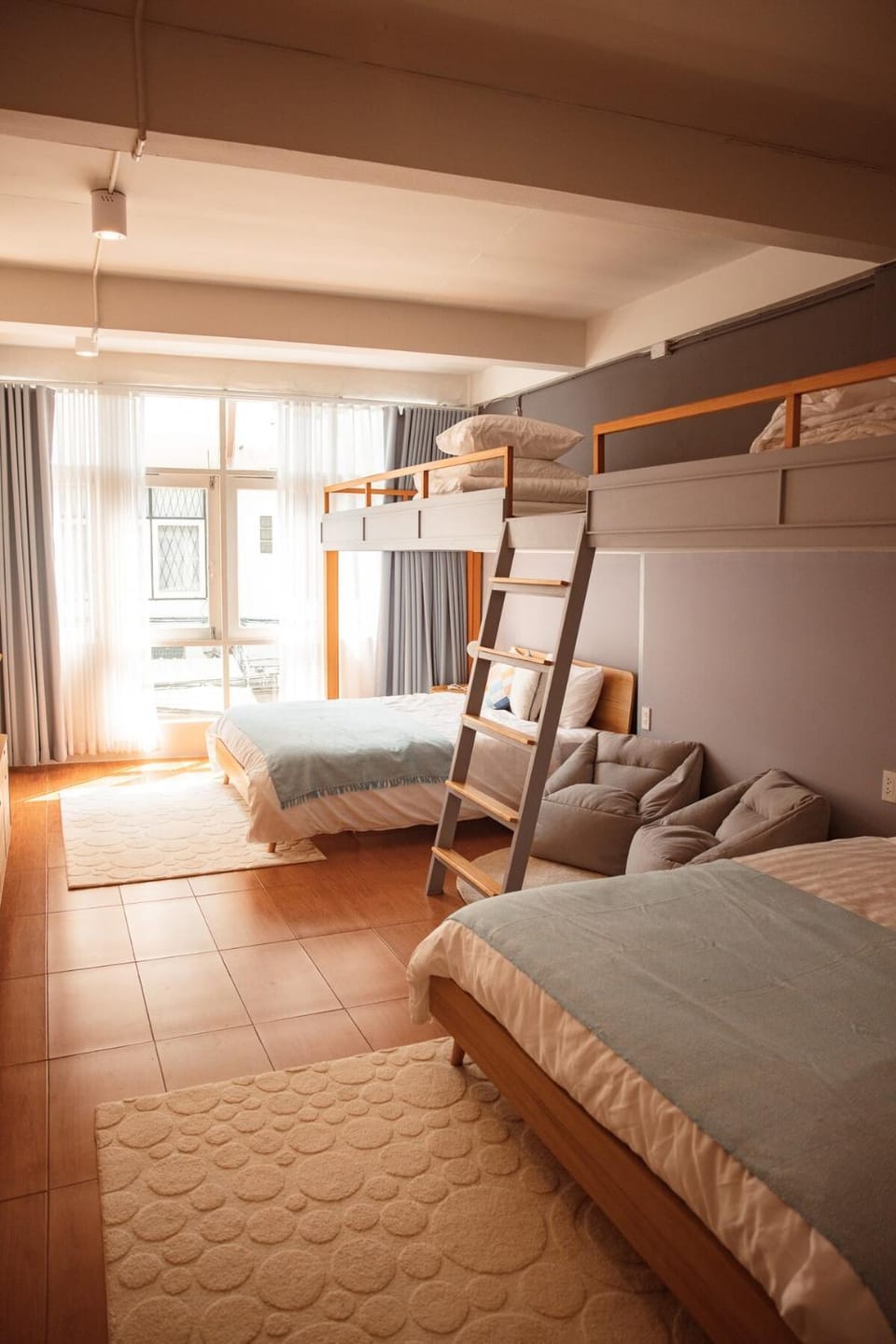 Bedroom, bunk bed