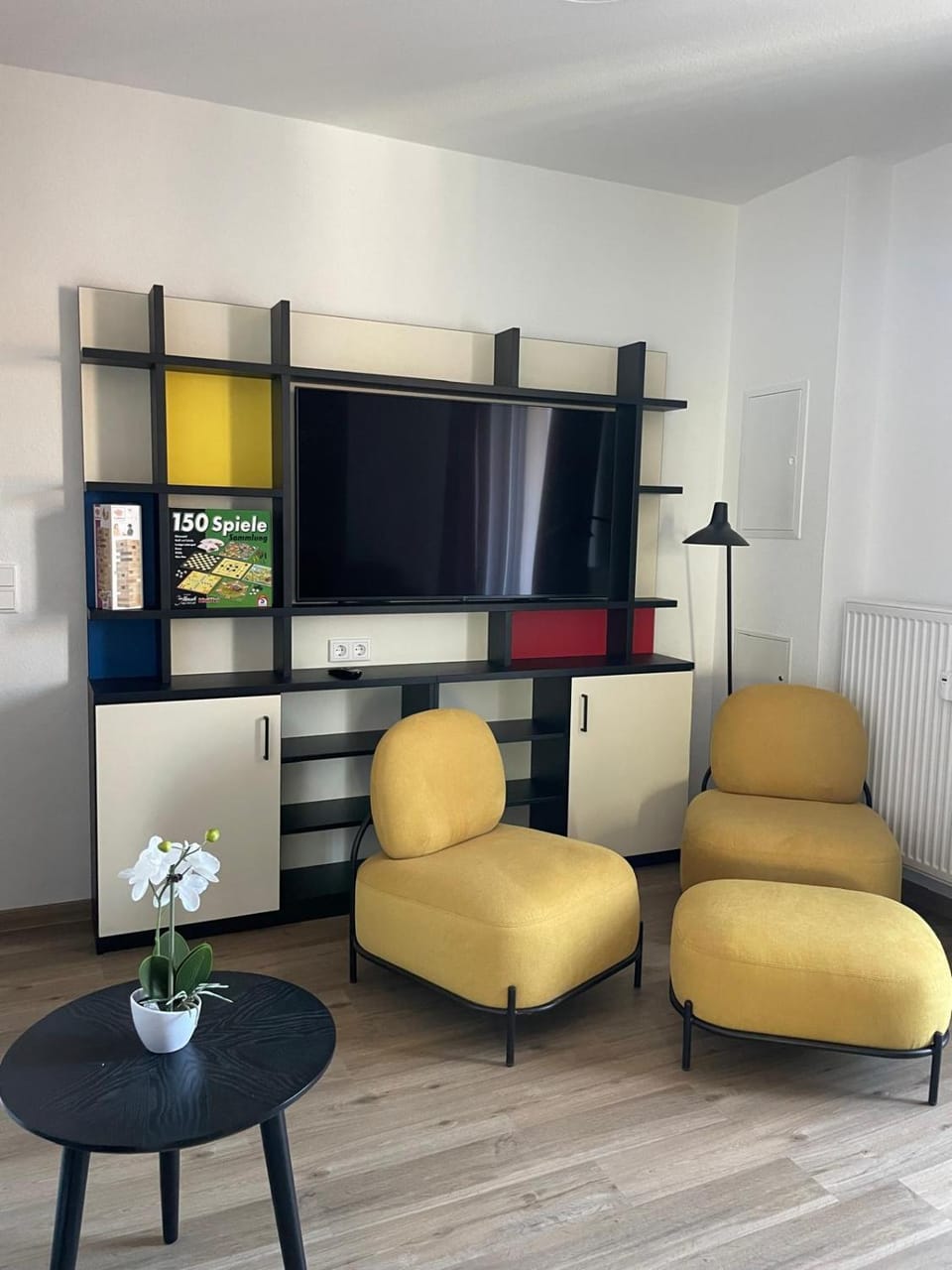 Communal lounge/ TV room, Living room