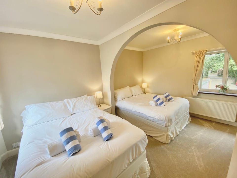 New Forest Country Home with Hot Tub and Open Fire Villa in Ringwood