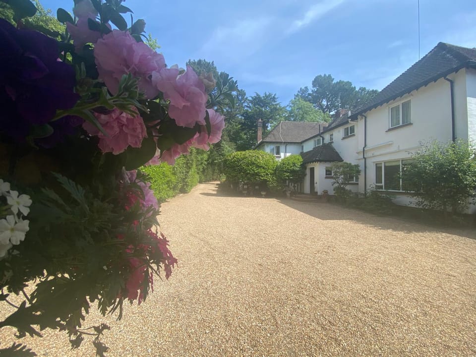 New Forest Country Home with Hot Tub and Open Fire Villa in Ringwood