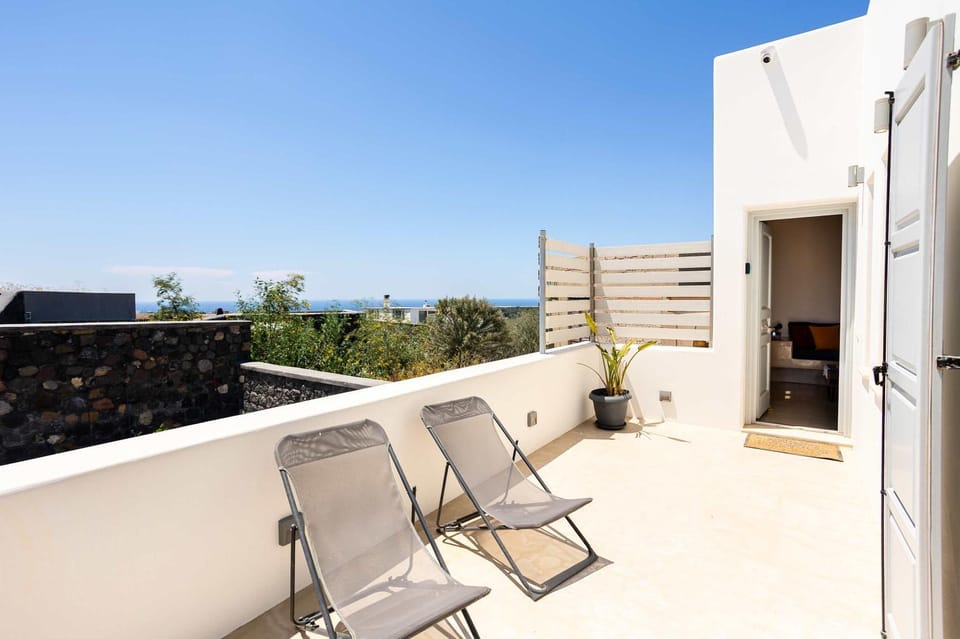 Assyr B - Santorini Cozy Cycladic Retreat House in Santorini
