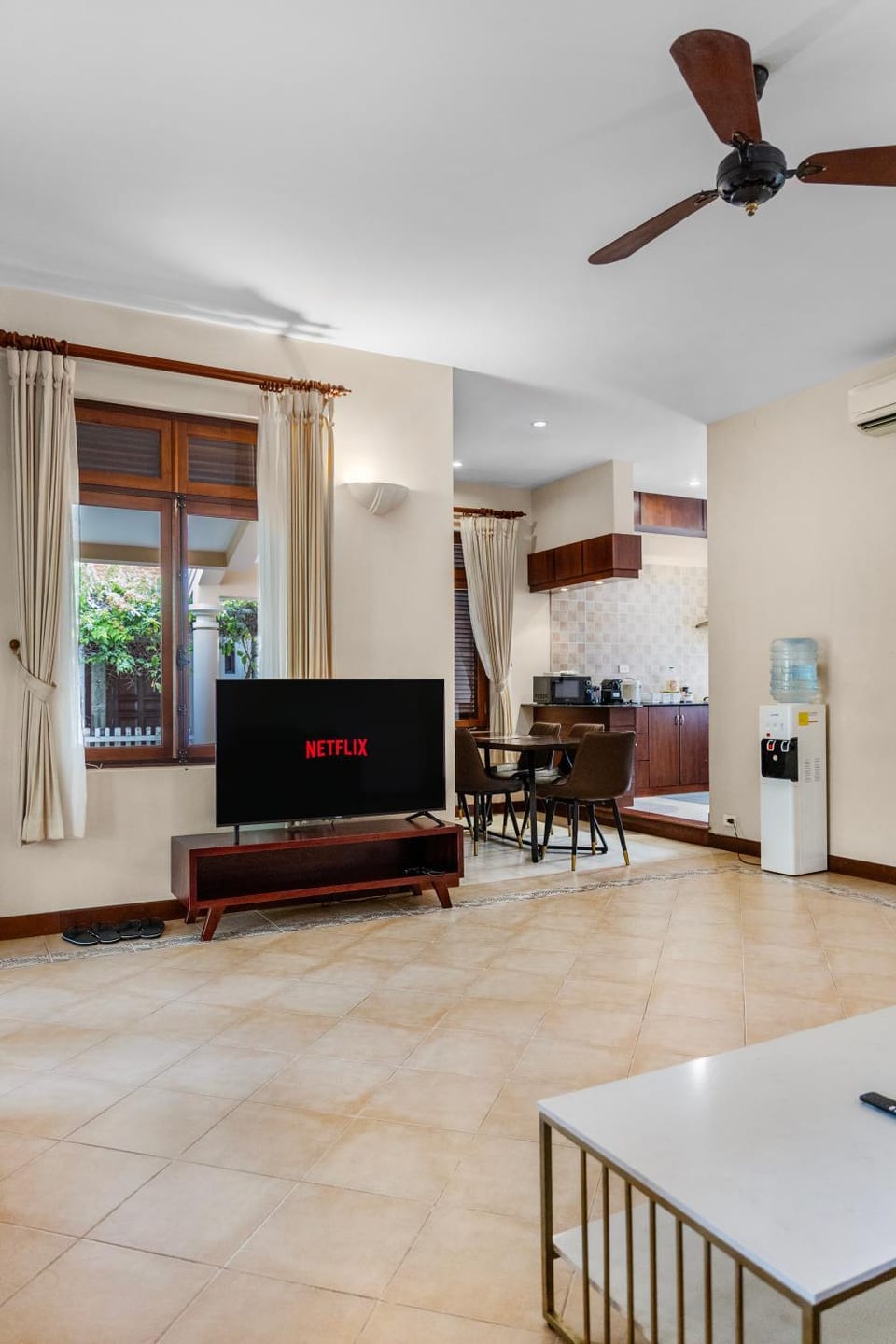 Communal lounge/ TV room, TV and multimedia, Photo of the whole room