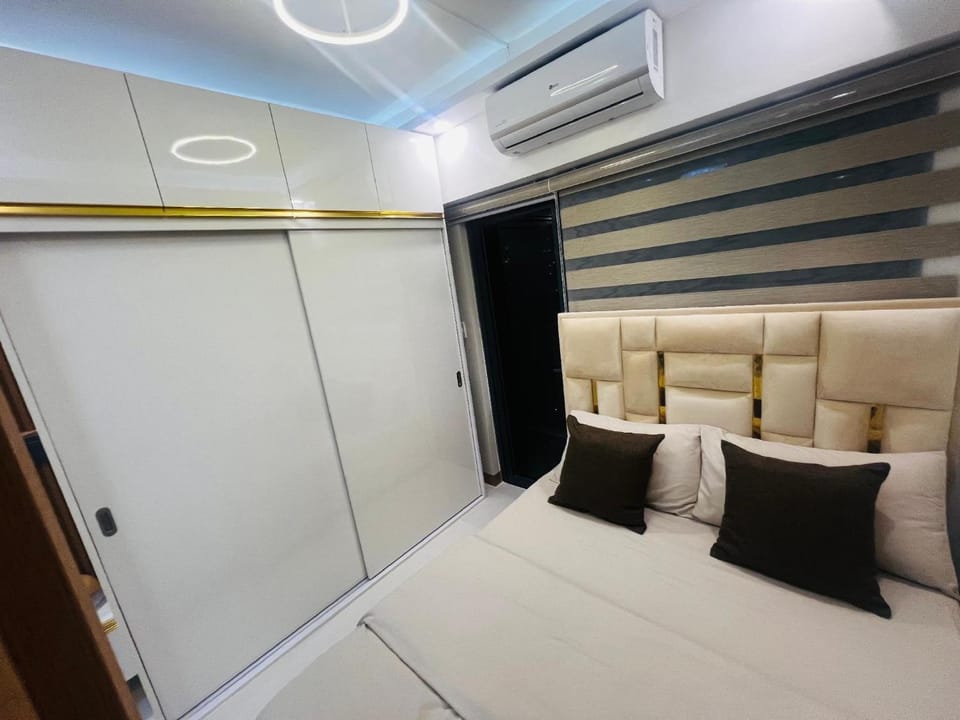 Modern Makati Condo with Balcony & Cityscape Views Apartment in Pasay