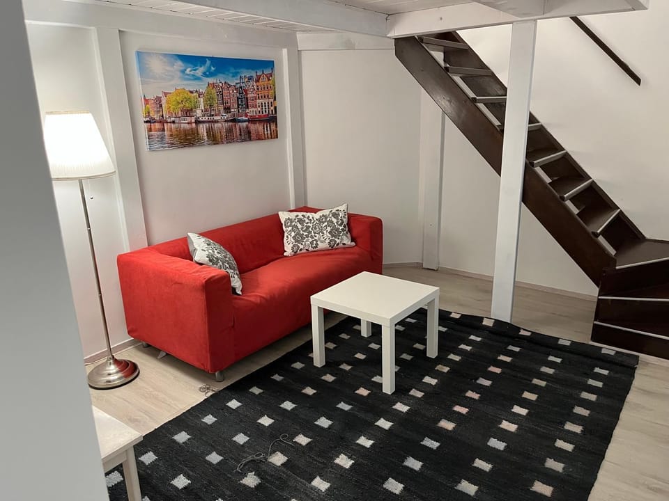 Bed, Living room
