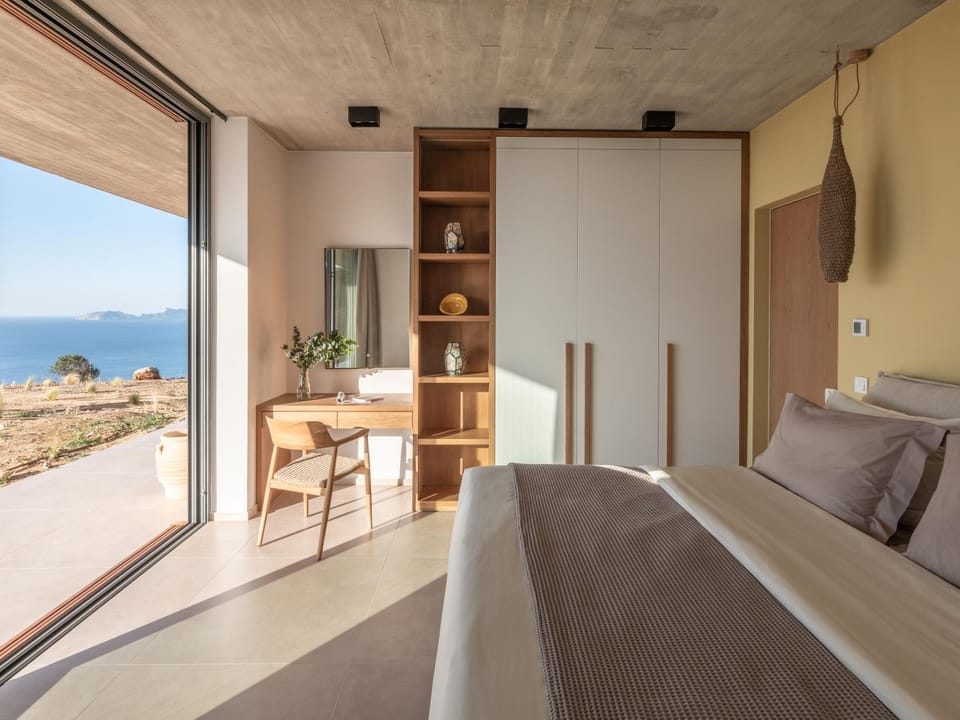 Bed, View (from property/room), Balcony/Terrace, Photo of the whole room, Bedroom, Sea view, wardrobe