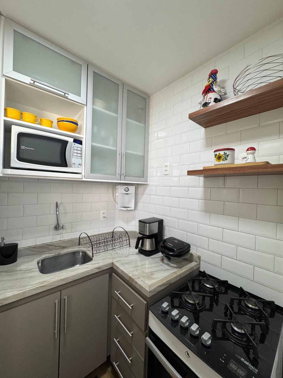 microwave, kitchen