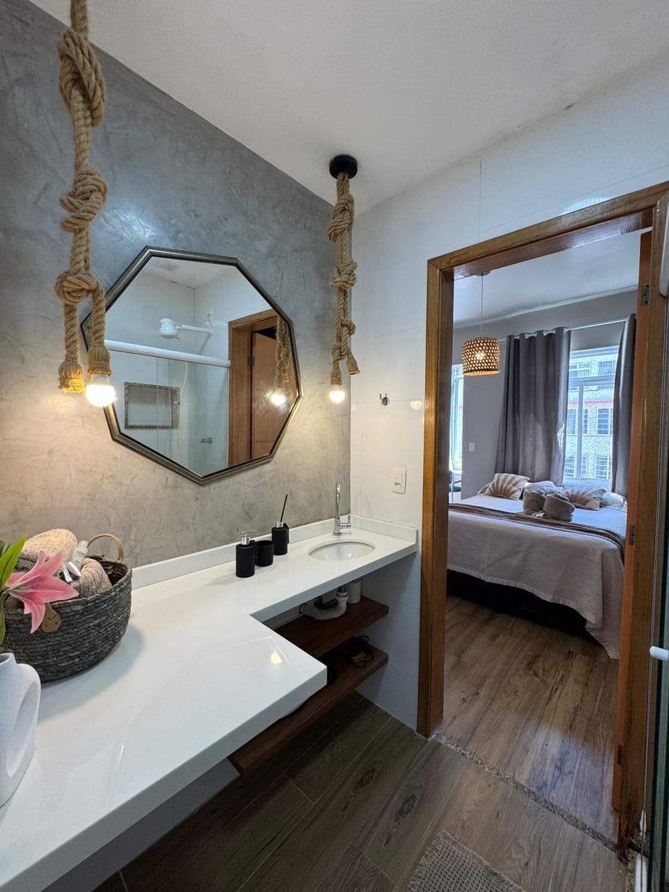 Bathroom, towels