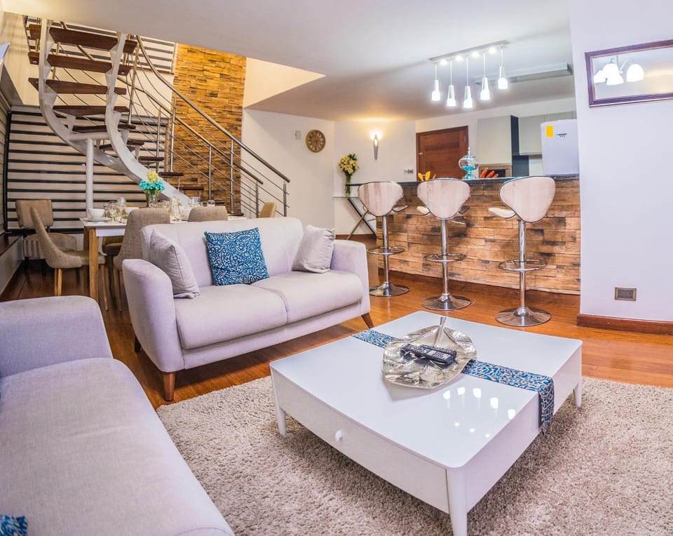 Living room, Seating area
