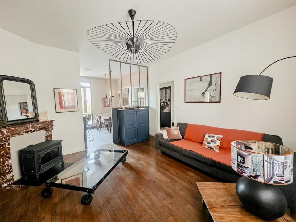 La Belle Maison, centre ville, 3 chambres et jardin Villa in Reims