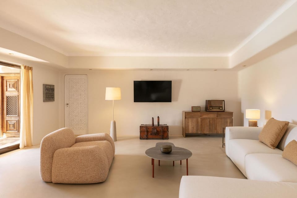 Communal lounge/ TV room, Living room