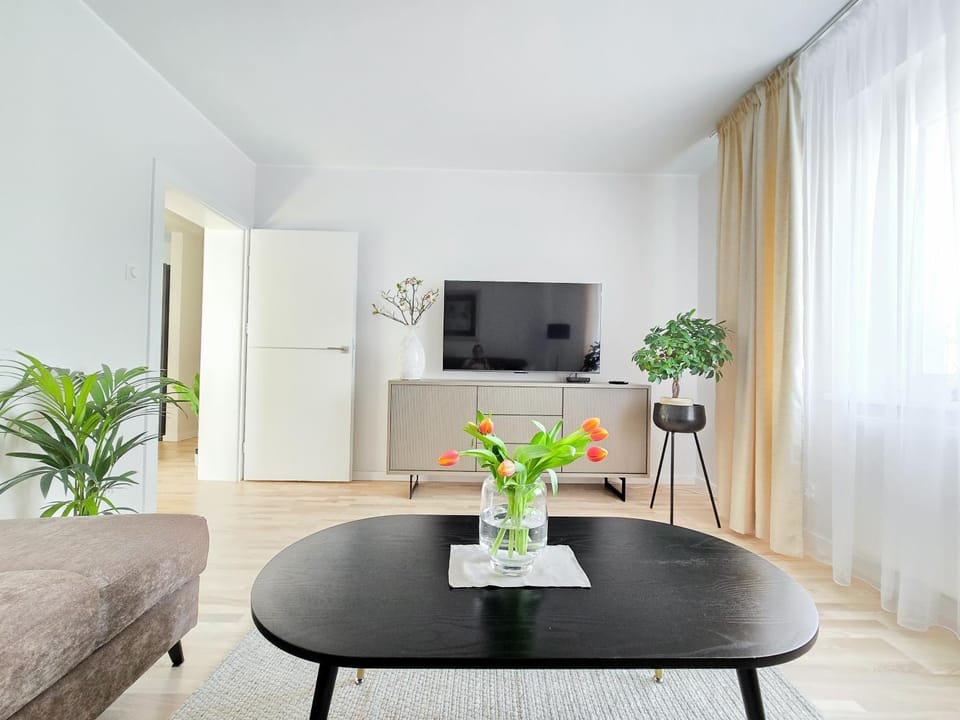 Communal lounge/ TV room, TV and multimedia, Seating area, Evening entertainment