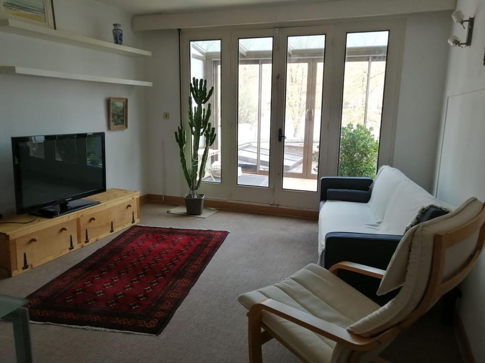 Maison sculptée Vacation rental in Vernon