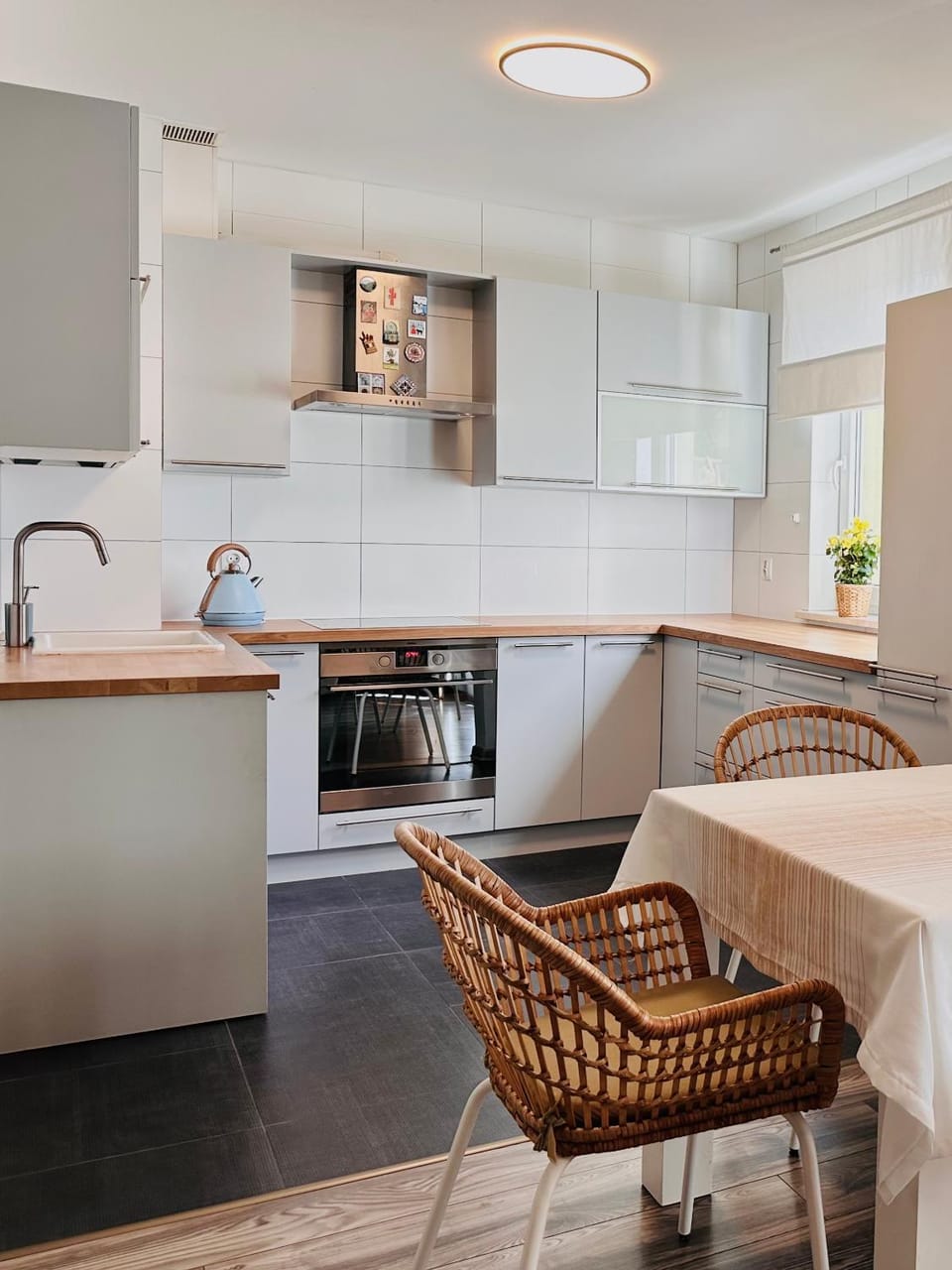 Kitchen or kitchenette, oven, stove
