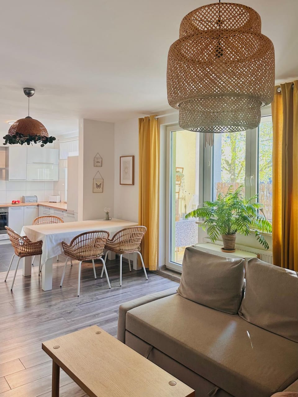 Living room, Seating area, Dining area