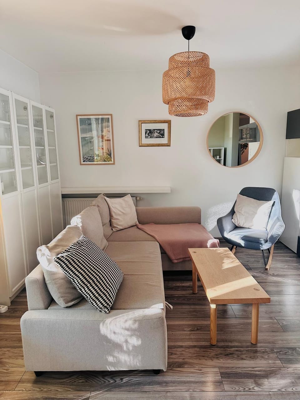 Bed, Living room, Photo of the whole room, Seating area