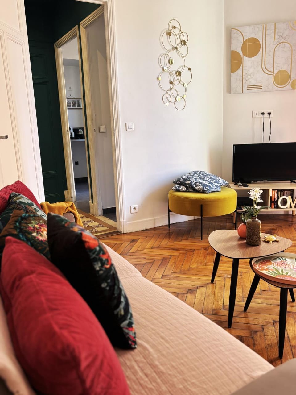Living room, Seating area