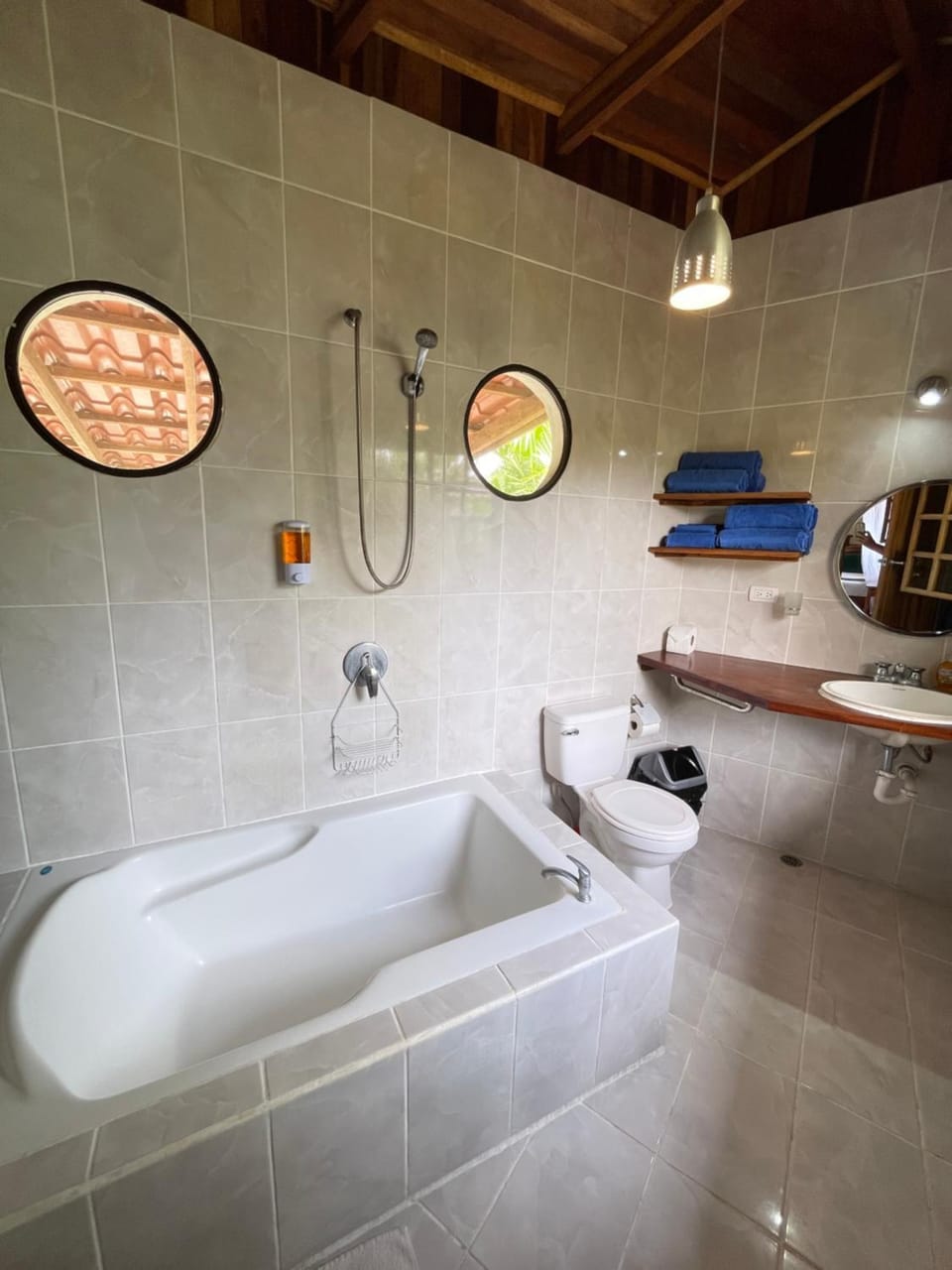 Toilet, Bathroom, Bath, towels