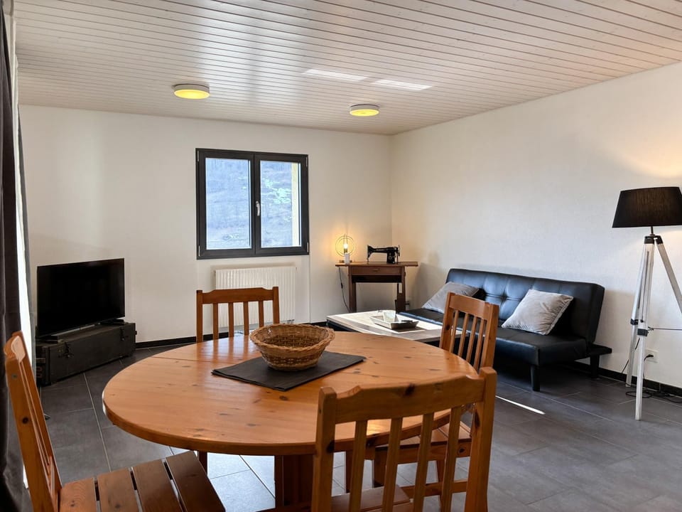 TV and multimedia, Living room, Dining area