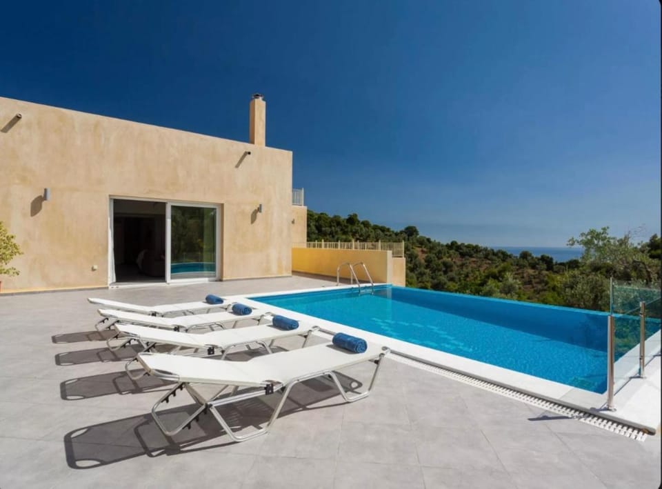 View (from property/room), Swimming pool, sunbed