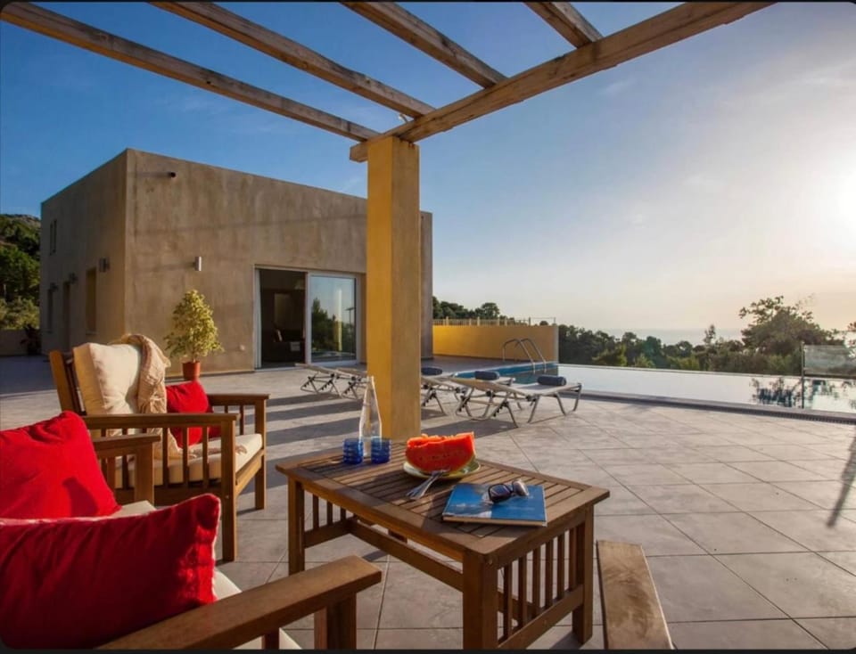 Balcony/Terrace, Pool view, sunbed