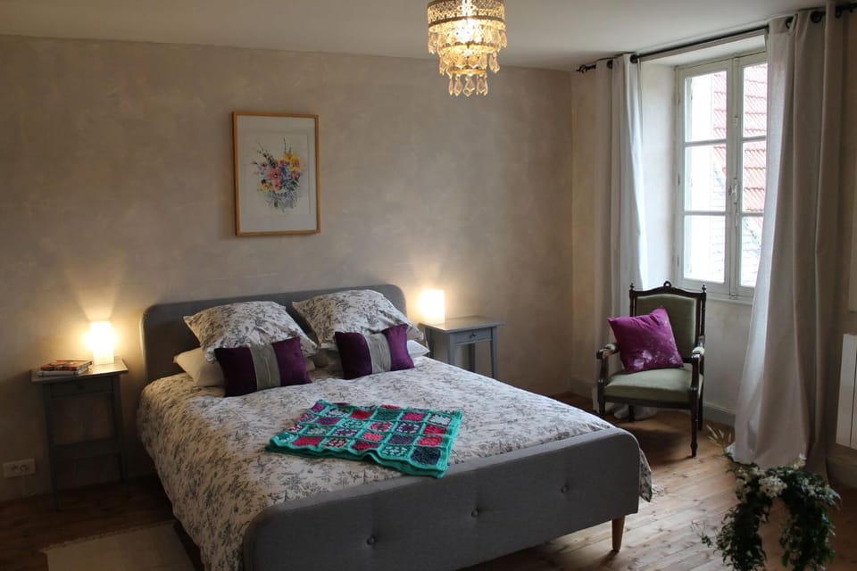 Bed, Decorative detail, Bedroom
