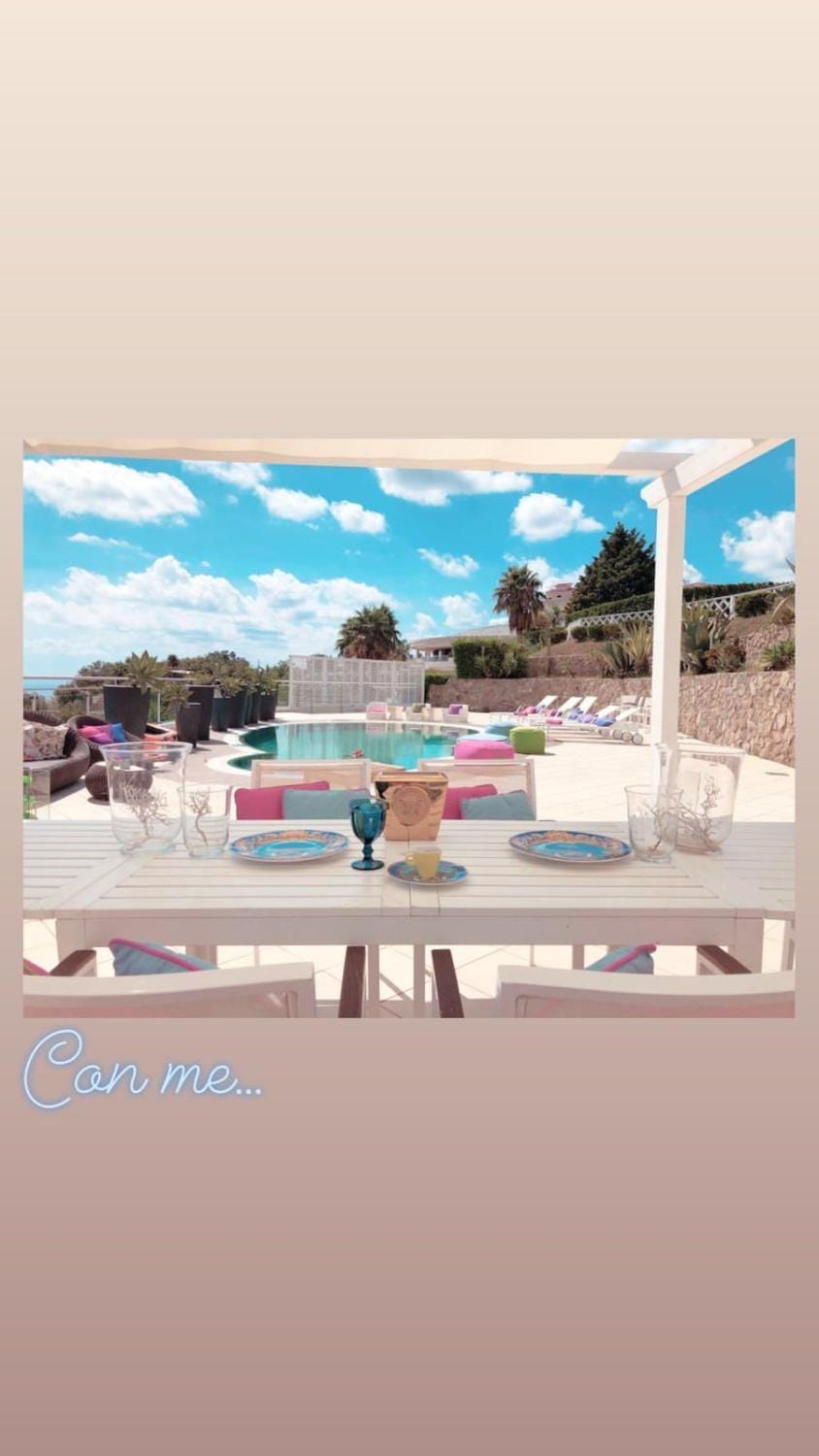 Day, Evening entertainment, Pool view, Swimming pool, sunbed