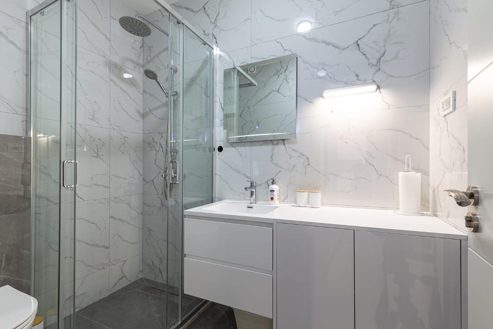 Shower, Bathroom