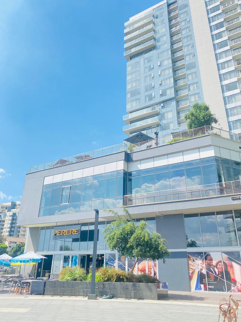Cosy Uptown 2 Bedroom Sandton Apartment in Sandton
