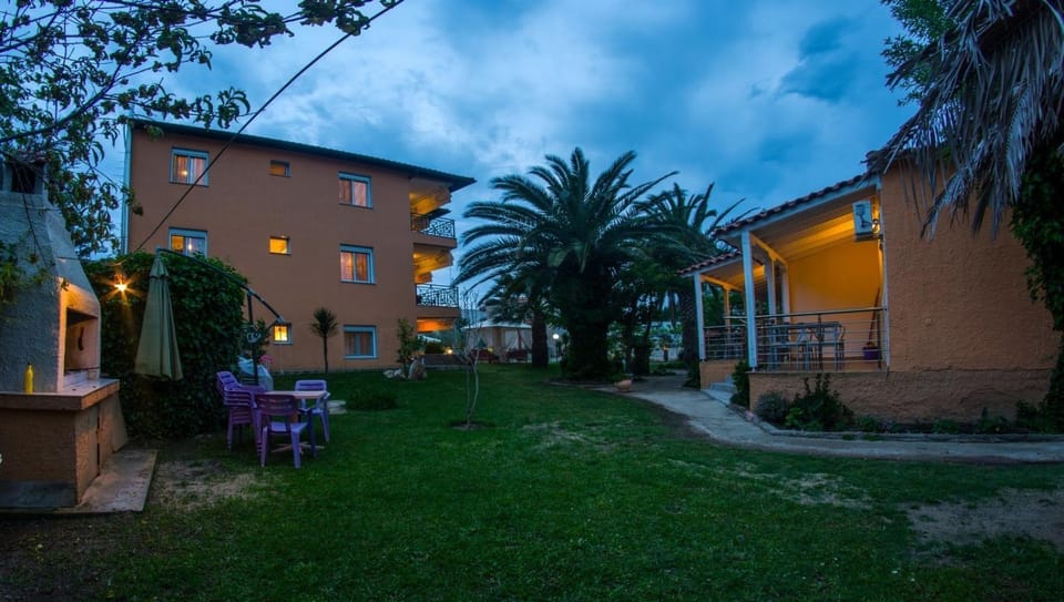 Tsitsirikos Studios 2 Apartment in Halkidiki