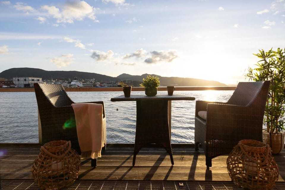Heimby Homes - Balcony above the sea Apartment in Bergen