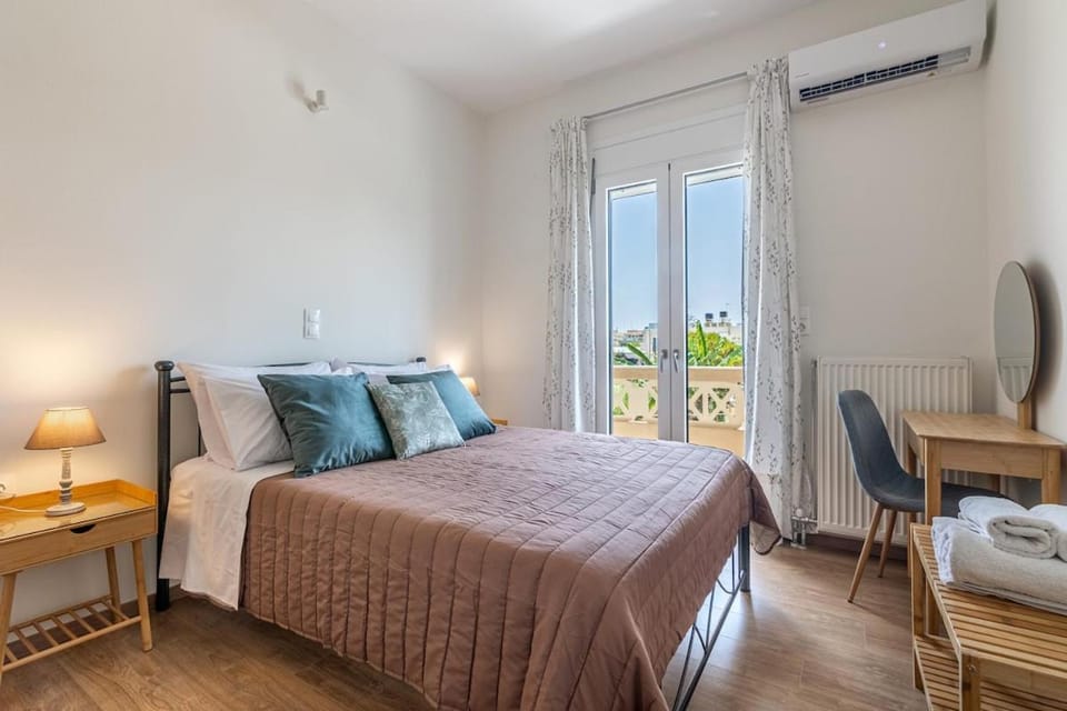 Bedroom, air conditioner