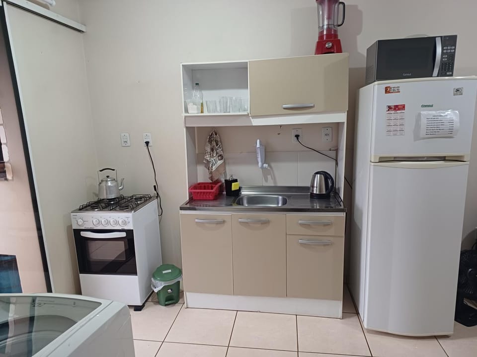 Kitchen or kitchenette, oven, pet friendly, stove