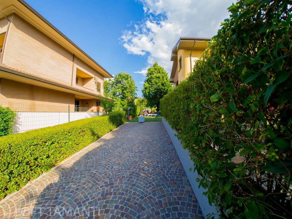 Property building, Area and facilities