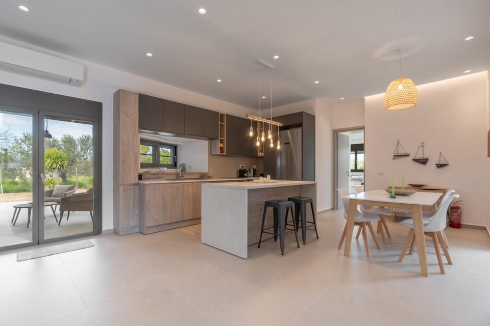 dishwasher, minibar, oven, pet friendly, stove
