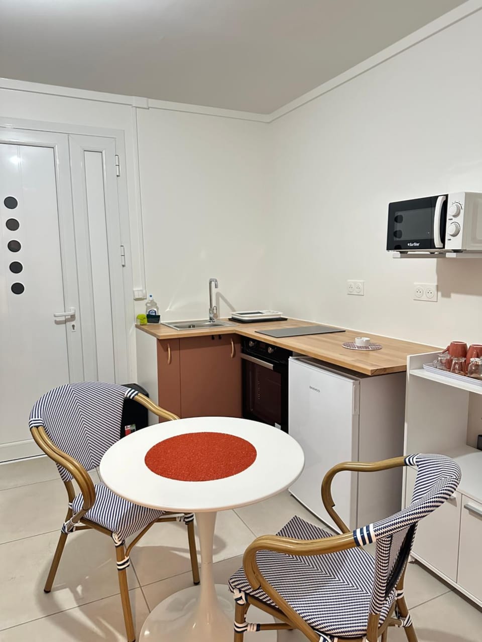 Koli Fwi Studio Apartment in Leeward Islands