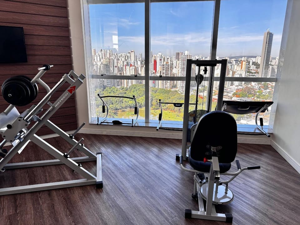 Fitness centre/facilities, City view, Lake view