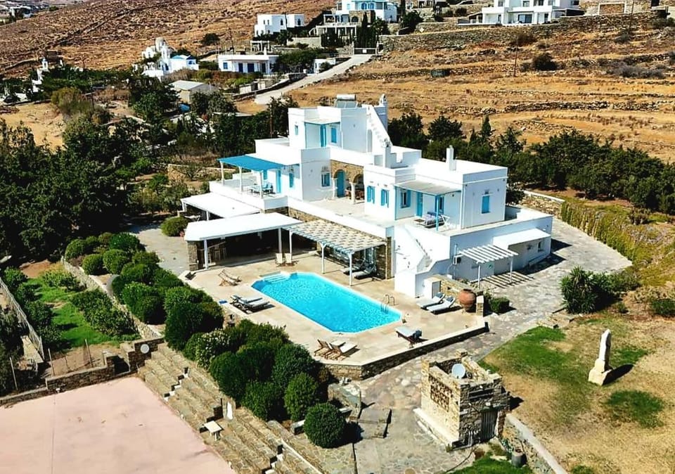 Property building, Patio, Natural landscape, Bird's eye view, Swimming pool